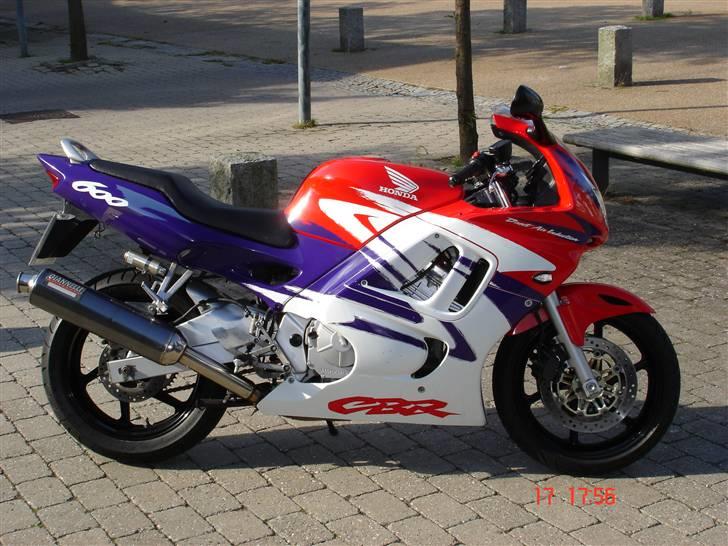 Honda CBR 600  F3 *solgt* billede 2