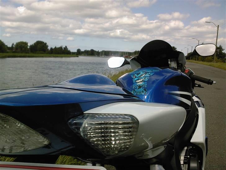 Suzuki GsxR 750 [SOLGT] - Spejlæg effekten i blinklys elimineret med philips silver vision pære... billede 5