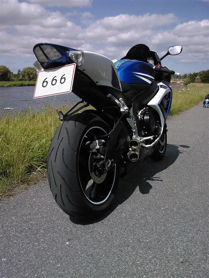 Suzuki GsxR 750 [SOLGT] billede 9