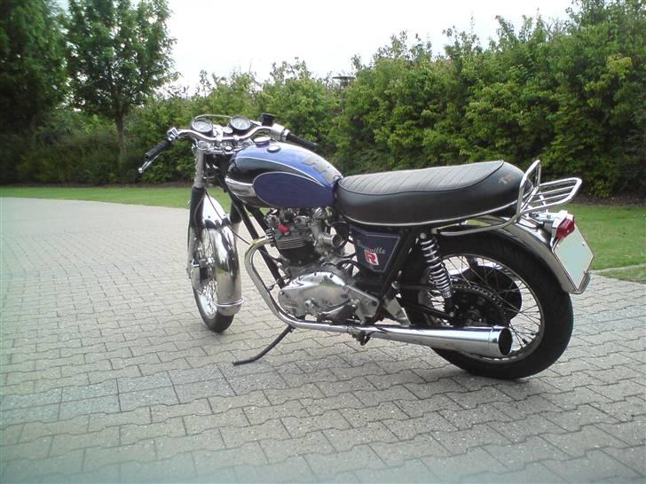 Triumph bonneville (Modified) - NYE BILLEDER KOMMER TIL SOMMER...!!! Nu med andet udstødning, og uden bagagebærer.!!! billede 1