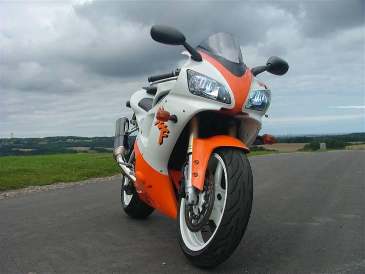 Yamaha R1   (solgt) billede 1