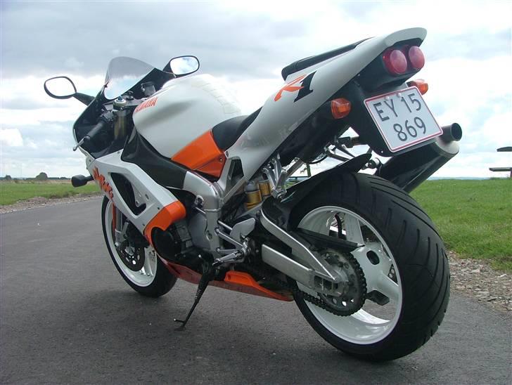 Yamaha R1   (solgt) billede 4