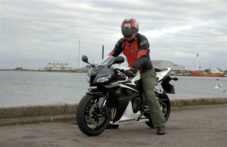 Honda CBR 600 RR - spejlvisir skal der til billede 1