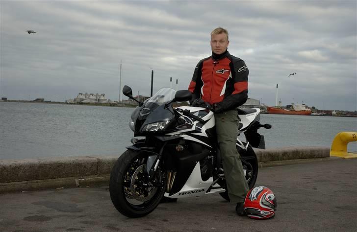 Honda CBR 600 RR - Her er den stolte ejer billede 2