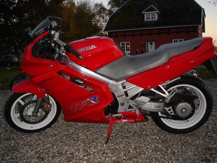 Honda VFR - Min rødhårede elskerinde fra den anden side billede 4