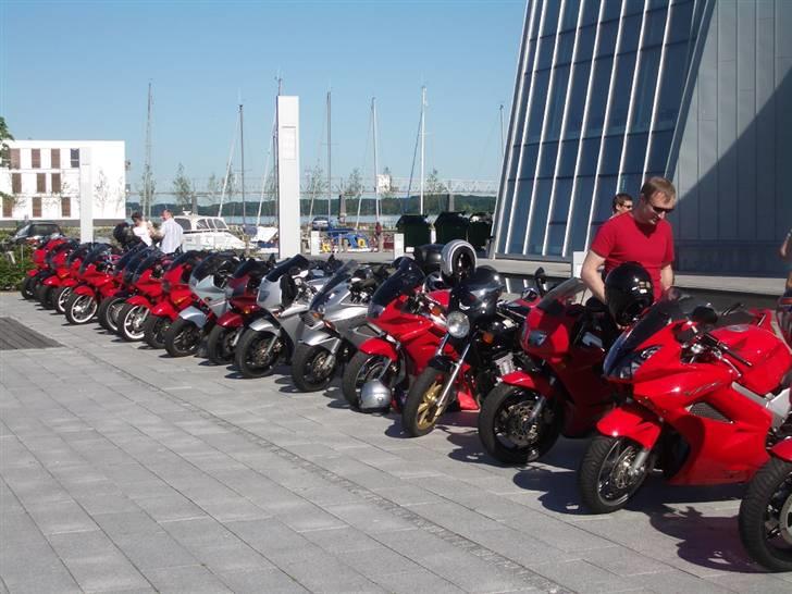 Honda VFR - Til VFR-brunch i Middelfart billede 5