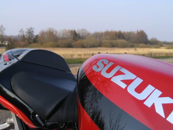 Suzuki gsxr1000k1 [solgt] - Suzuki gsxr1000 [solgt-marts 2008] billede 2