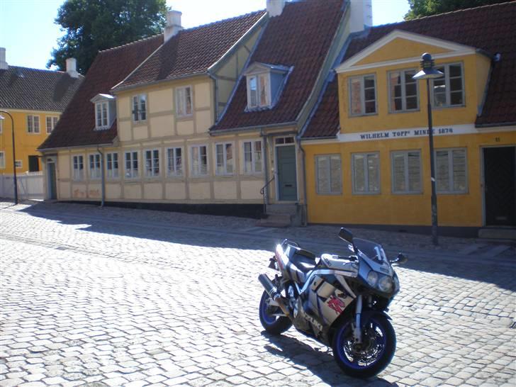 Suzuki GSXR 1100 *SOLGT* billede 8