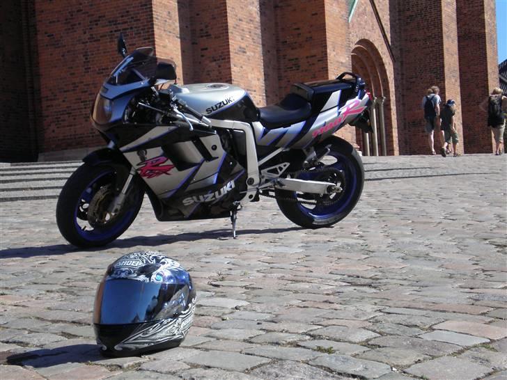 Suzuki GSXR 1100 *SOLGT* - Bow down for your new master! billede 10