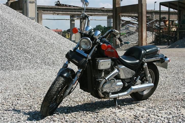 Honda vt 800 shadow billede 1