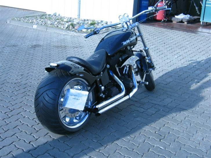 Harley Davidson Nighttrain - Rigtige mænd kører 300 baghjul billede 1