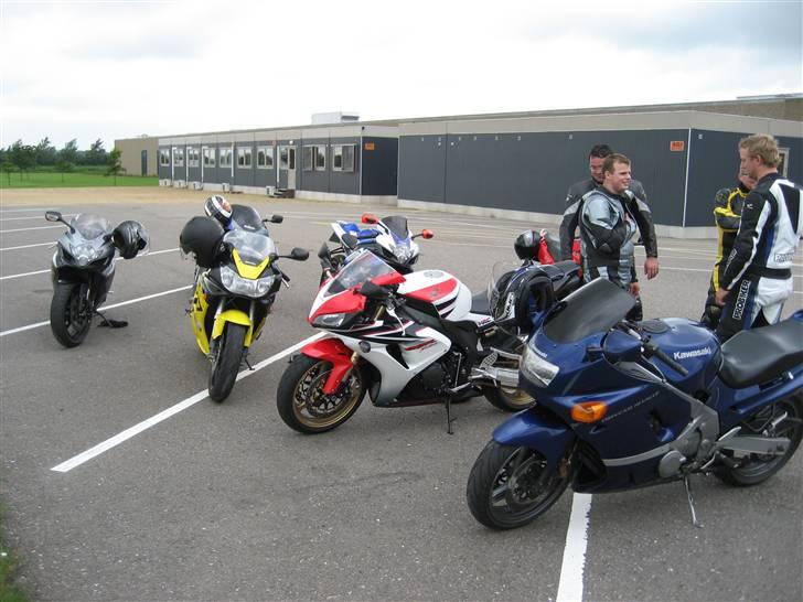 Honda CBR 1000 RR "solgt" billede 4