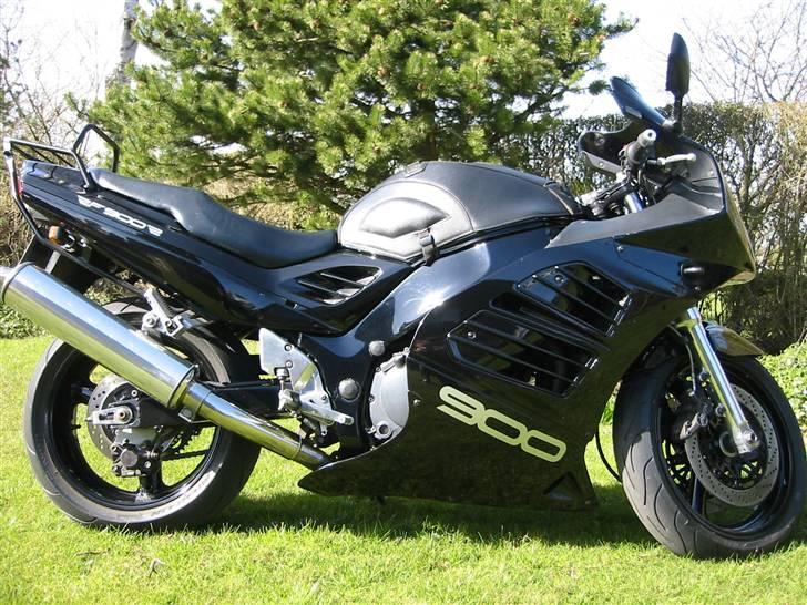 Honda Blackbird, SOLGT - Min tidligere MC, RF 900 fra ´95. Desværre totalskadet d. 15/5-2007, klokken 14.49. billede 16