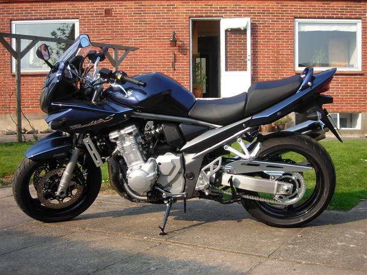 Suzuki GSF1250SAK7 - Her er den så! Få timer efter anskaffelsen ..... billede 1