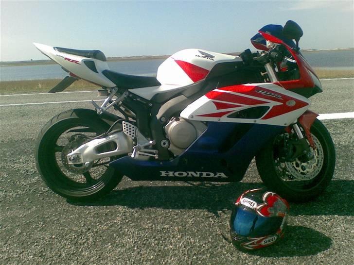Honda cbr 1000RR totalskadet... billede 4