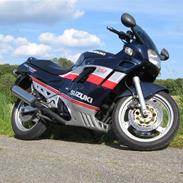 Suzuki GSX750f