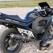 Suzuki GSX 750 F