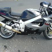 Suzuki GSXR 750