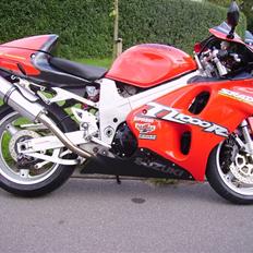 Suzuki TL 1000 R *SOLGT*