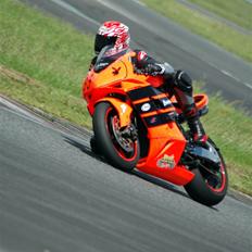 Honda CBR 1000 roadracer