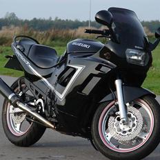 Suzuki GSX 600 F