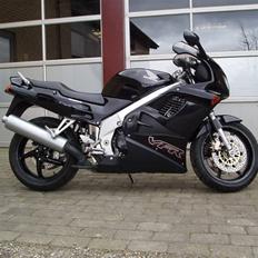 Honda vfr 750