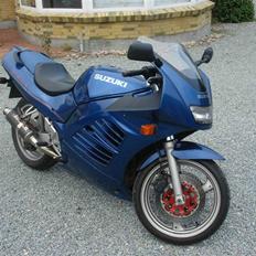 Suzuki RF400R solgt
