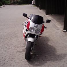 Yamaha fzr 1000