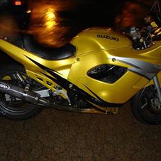 Suzuki GSX 600F