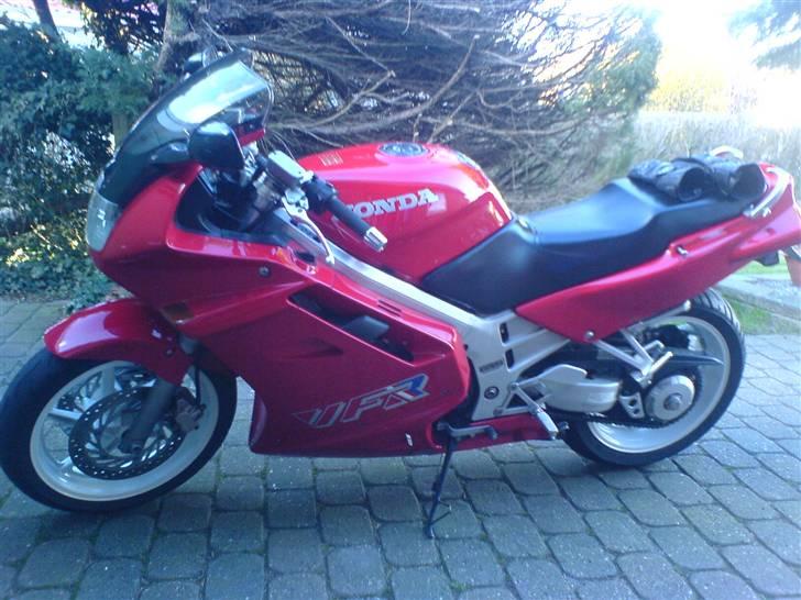 Honda VFR-750 - Så kom den hjem billede 1