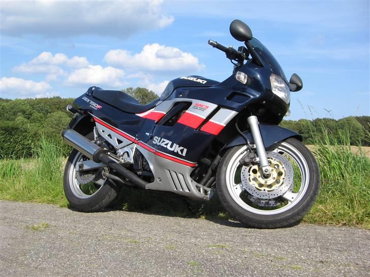 Suzuki GSX750f billede 3