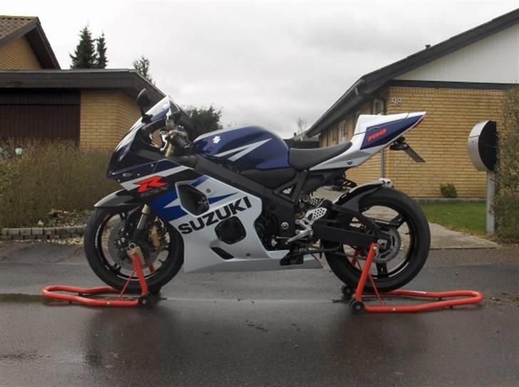 Suzuki GSXR 750 K4 *SOLGT* billede 3