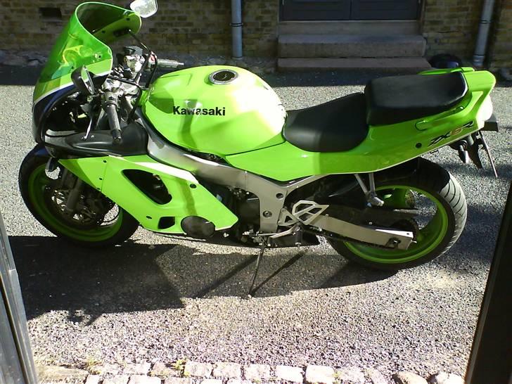 Kawasaki ZX6R billede 3