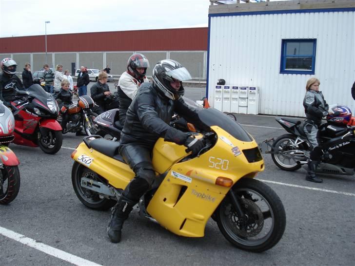 Kawasaki ZZR 1100 billede 4