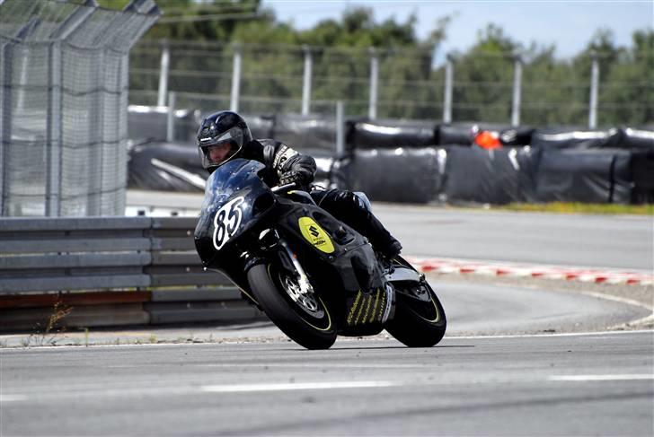 Suzuki GSX 600 R (solgt) billede 5