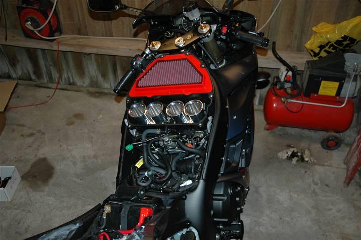 Yamaha R1 billede 10