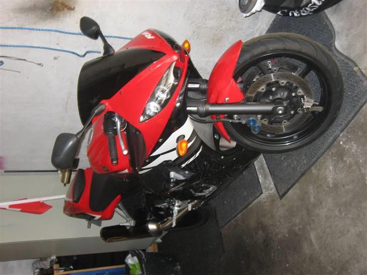 Yamaha Yxf R6 billede 4