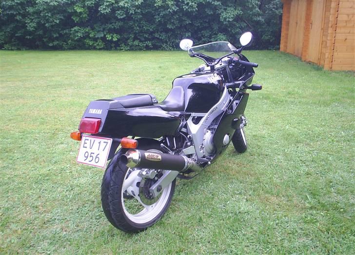 Yamaha FZR billede 11