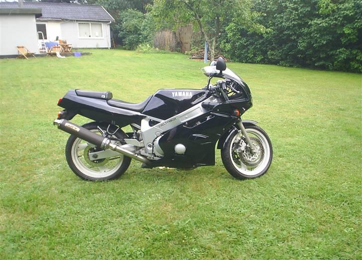 Yamaha FZR billede 12