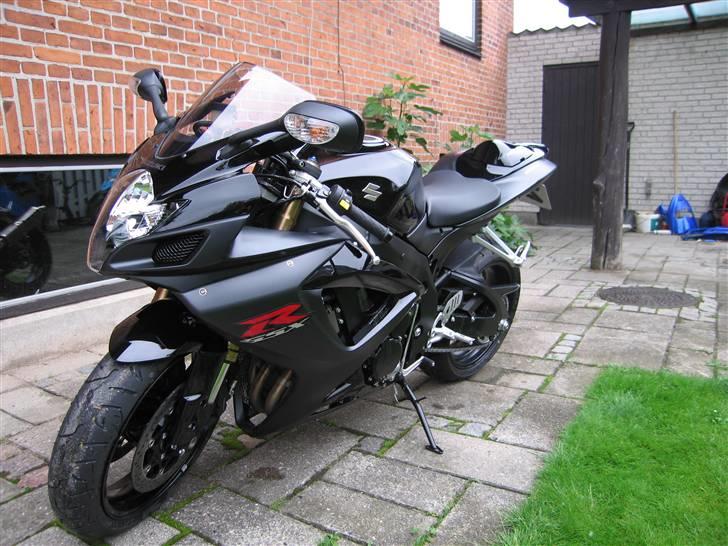 Suzuki gsxr 600 k7 billede 2