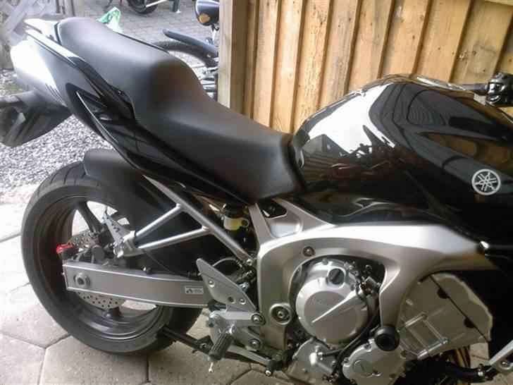 Yamaha FZ6-S FAZER - stadig i carporten billede 3