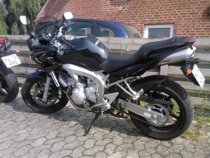 Yamaha FZ6-S FAZER - udenfor huset billede 8