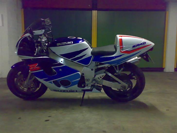 Suzuki GSXR - I garagen billede 1