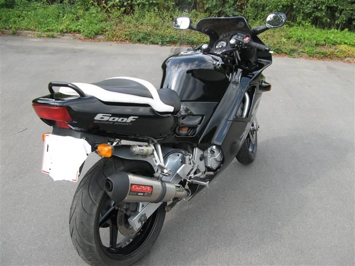 Honda CBR 600 F  billede 2