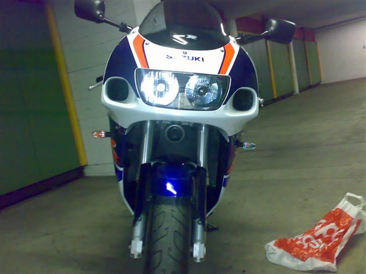 Suzuki GSXR - Der var de nye blink.......Skulle lige finde ud af hvilken fave der var bedst egnet billede 4