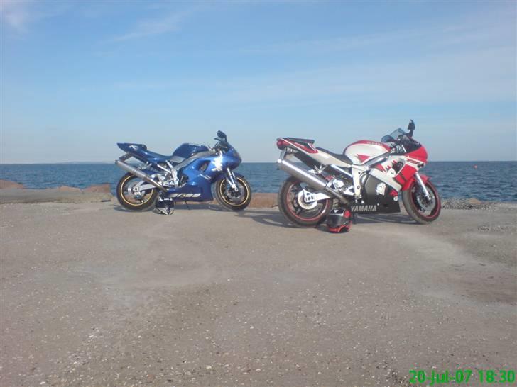 Yamaha R6 billede 2