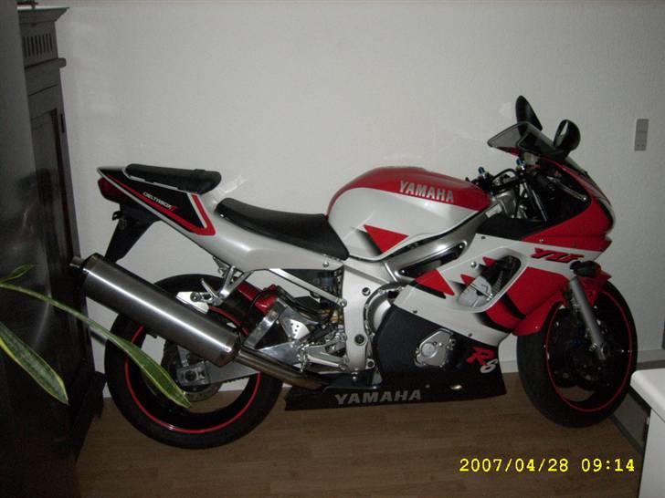 Yamaha R6 billede 4