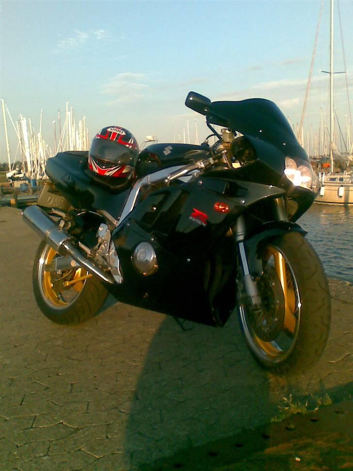 Suzuki GSXR 400 R SOLGT*SOLGT billede 18