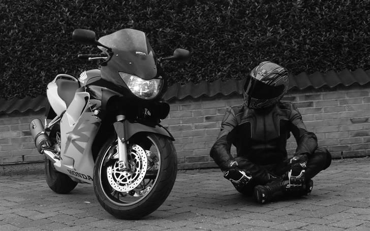 Honda CBR 600 F4 **SOLGT** billede 12