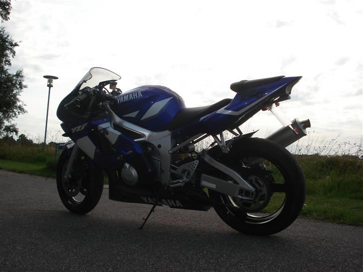 Yamaha R6 *SOLGT* billede 3